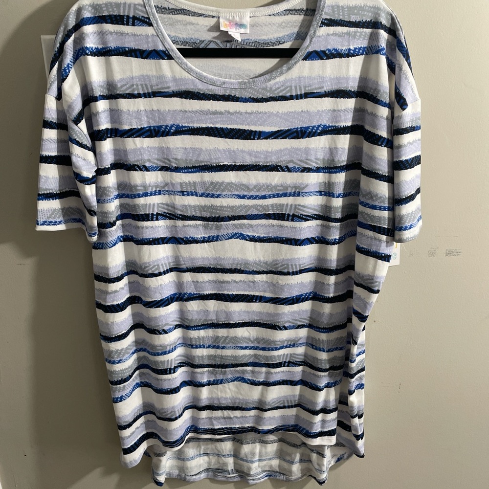 Lularoe Irma tee size small
